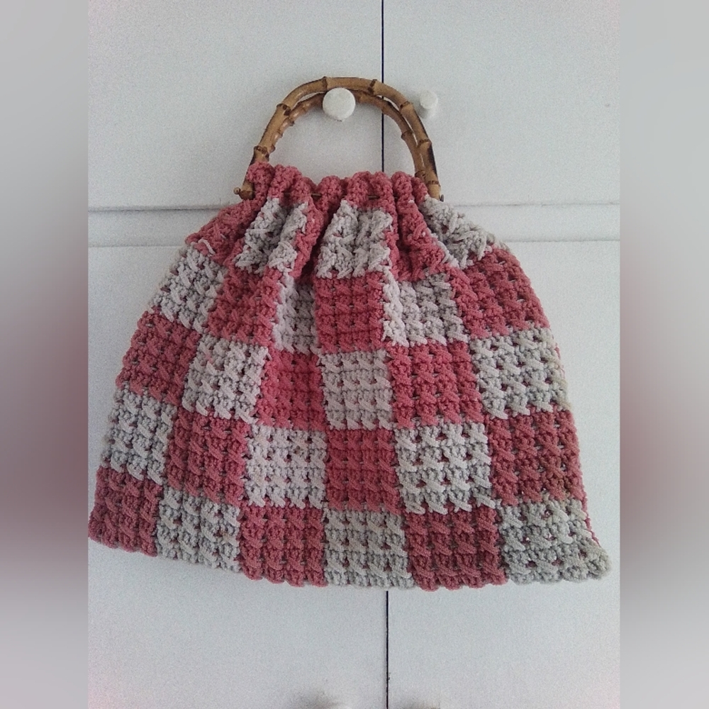 Pink and White Crochet Blanket Bamboo Handles